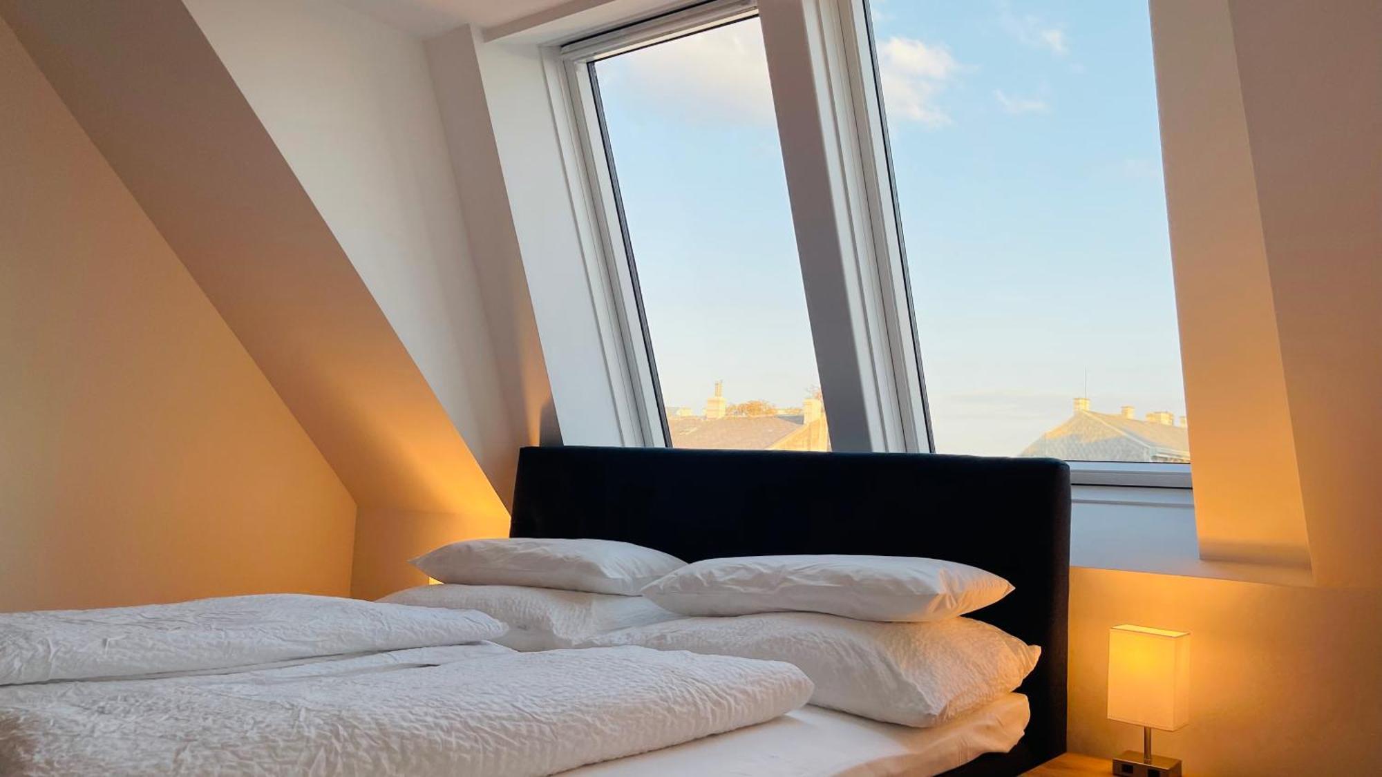 Spacious Penthouse - 4 For Up To 10 Guests - Contactless Check-in Viena