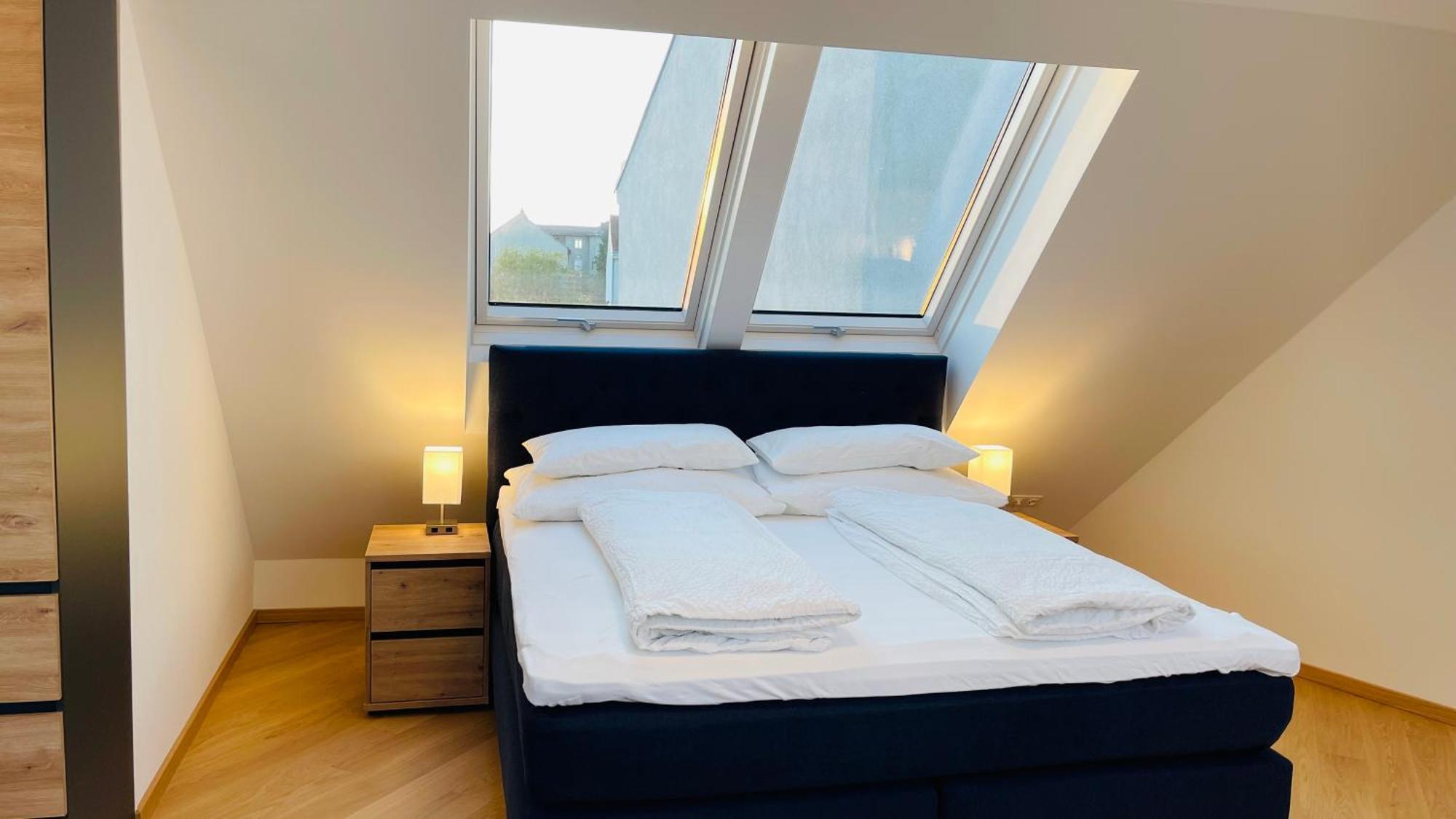 Spacious Penthouse - 4 For Up To 10 Guests - Contactless Check-in Apartamento