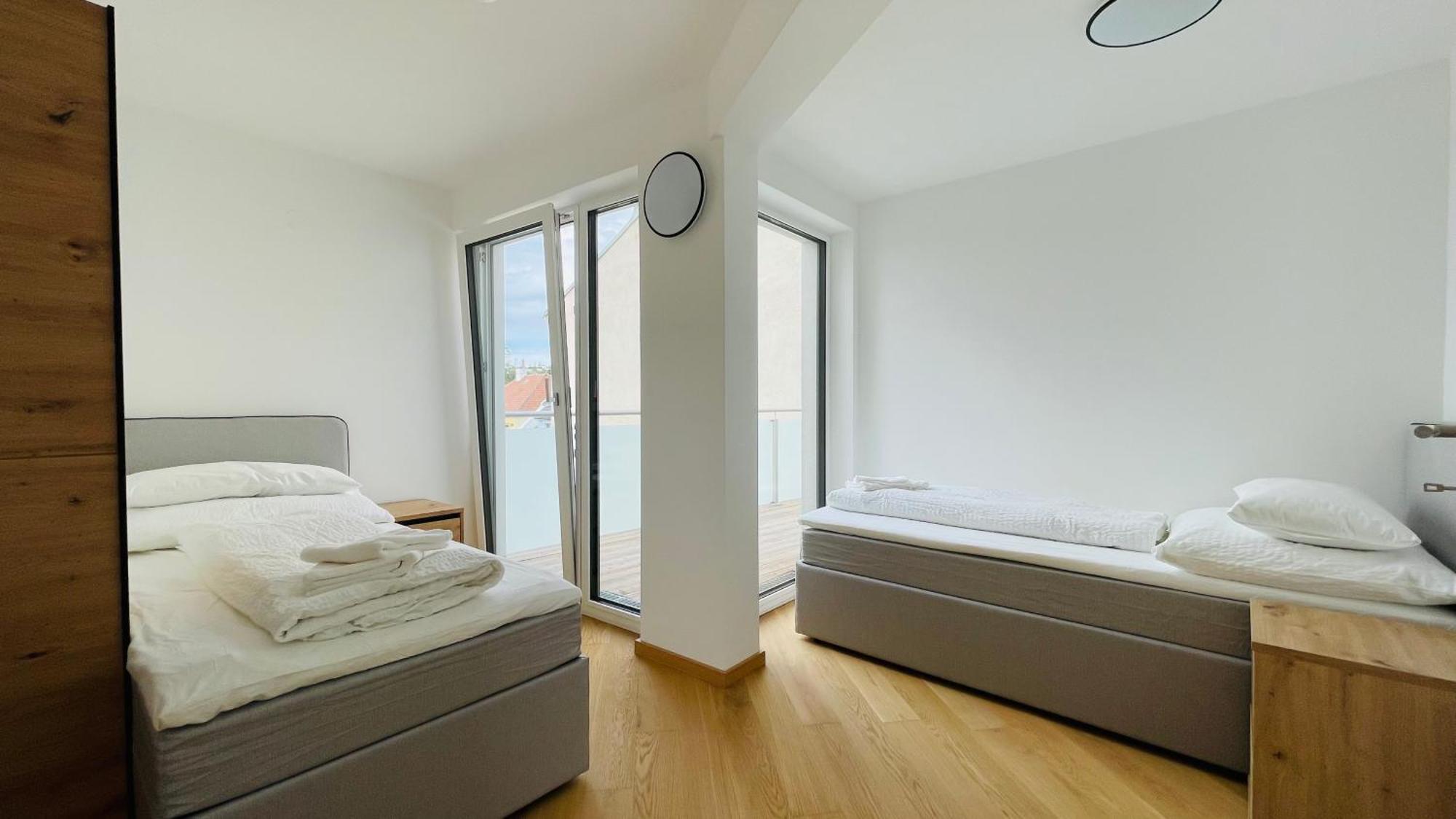 Spacious Penthouse - 4 For Up To 10 Guests - Contactless Check-in * Viena