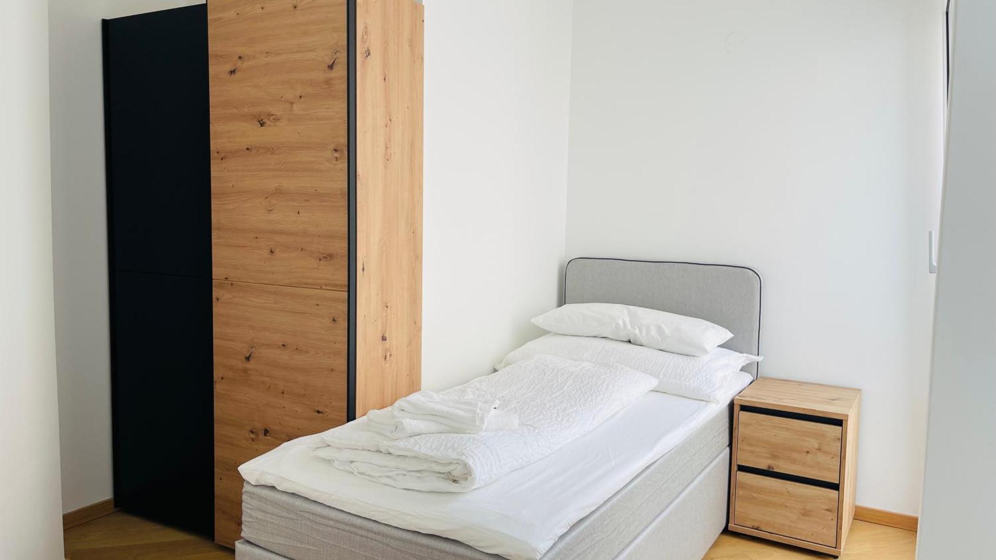 Spacious Penthouse - 4 For Up To 10 Guests - Contactless Check-in Apartamento