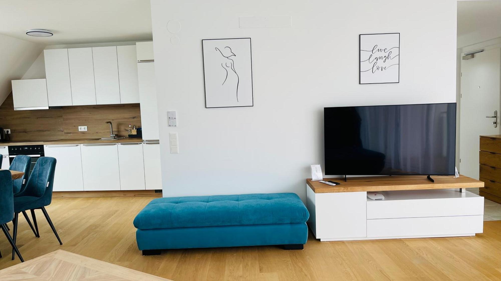 Spacious Penthouse - 4 For Up To 10 Guests - Contactless Check-in Apartamento